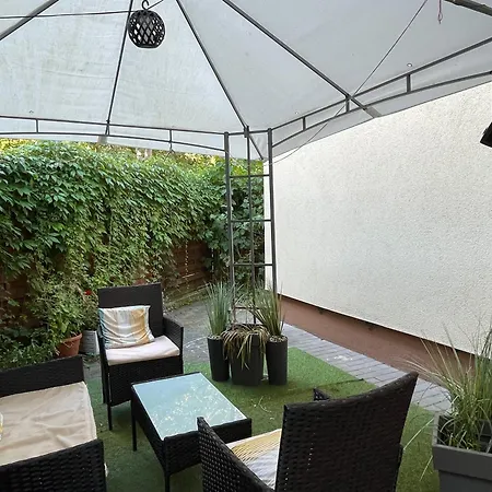 Home3city Tulipan Apartment *